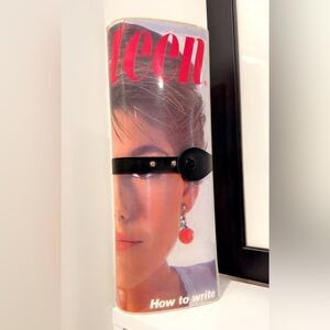 Vintage Ernest Seventeen Magazine clutch purse!